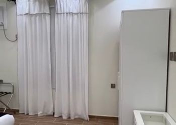 شقة بغرفة جلوس وغرفتين نوم 