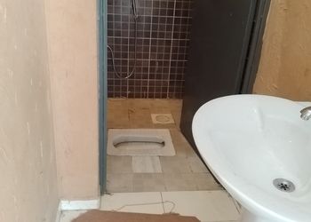 شاليه بمسطح اخضر و مسبح