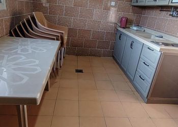 3 غرف ومطبخ وحمامين