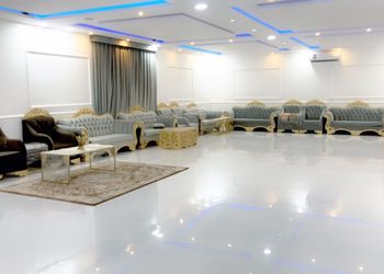استراحة بصالة ومسطح أخضر