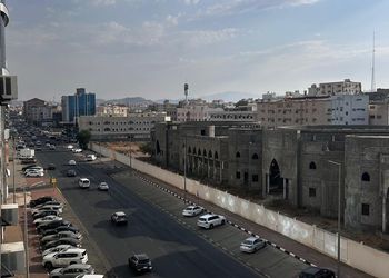 شقة بغرفتين نوم وصالة مريحة 