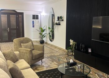 ڤيلا بمسبح مطل على البحر