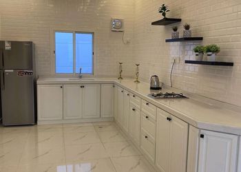 استراحة بألعاب أطفال ومسبح