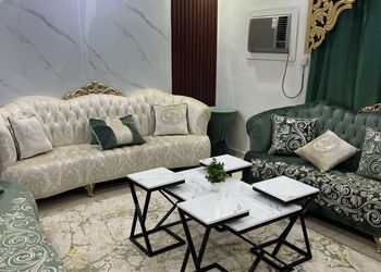شاليه بمسطح اخضر وجلسة خارجية 
