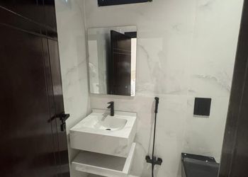 استديو بسرير ماستر وأثاث مريح 