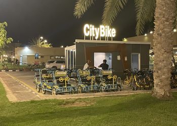 شالية بجلسة وبإطلالة على البحر