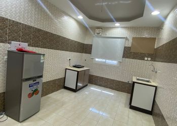 شقة بغرفة معيشة وغرفتين نوم 