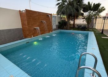 استديو بسرير ماستر وأثاث مريح 