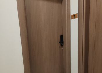 شقة بغرفتين نوم وصالة مريحة 