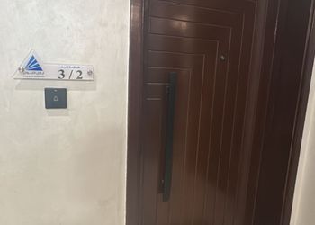 شقة بغرفة معيشة وغرفة نوم 