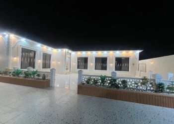 شاليه بألعاب مائية ومجالس