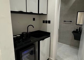 استديو هادئ بسرير ماستر 