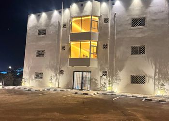 استديو بسرير ماستر وأثاث مريح 