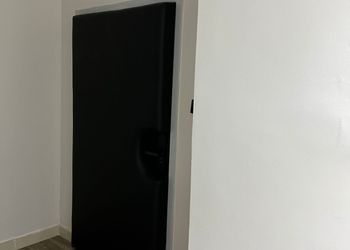 استديو بسرير ماستر وجلسة جانبية