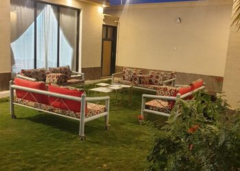 شاليه بجلسة خارجية والعاب مائية