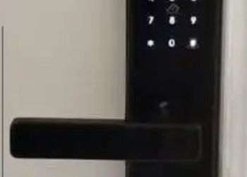 استديو بسرير ماستر وأثاث مريح 