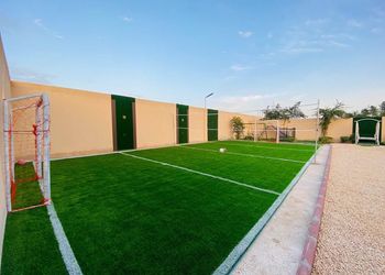 استراحة بمسبح والعاب أطفال 