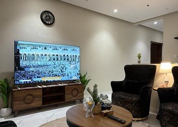 شقة بغرفتين نوم وصالة 