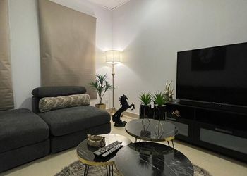 استوديو بدخول ذاتي و مطبخ
