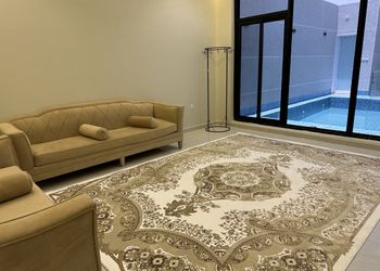 شاليه بمسبح خارجي
