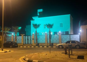 شاليه مطل على البحر و 4 غرف نوم