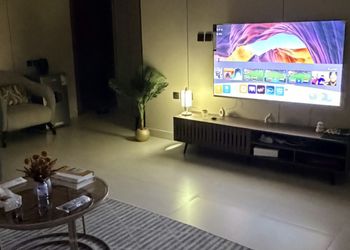 استديو بسرير ماستر وجلسة جانبية 
