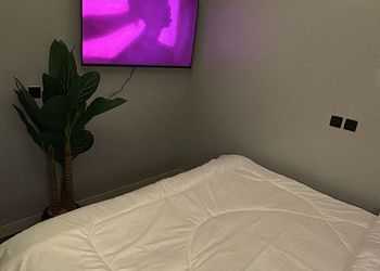 استديو بسرير ماستر 