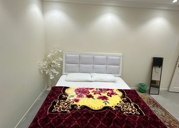 استديو بسرير ماستر وأثاث مريح 