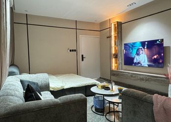 استديو بسرير ماستر وجلسة جانبية