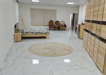 استراحة بغرفه نوم ومجالس