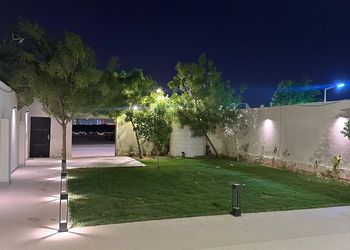 استراحة بمسطحات خضراء