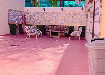 شاليه بألعاب مائية وجلسة خارجية