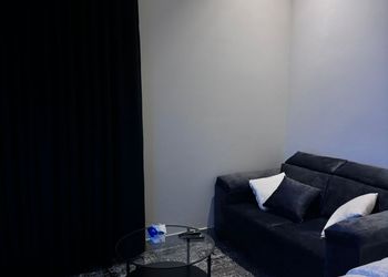 استديو بسرير ماستر وجلسة جانبية