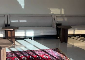استراحة بمجالس واسعة وفناء خارجي