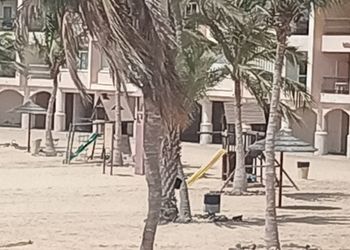 شاليه بصالة جلوس وإطلالة مميزة 