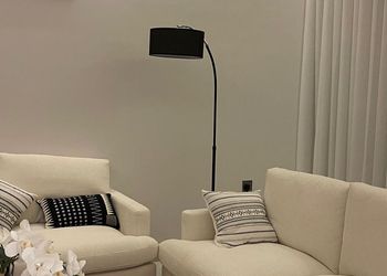 شقة بصالة انيقة ودخول ذاتي