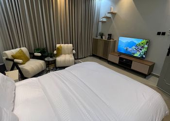 استديو بسرير ماستر