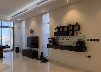 شاليه بمسبح خارجي وجلسة خارجية