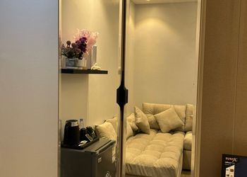 استديو بسرير ماستر وجلسة جانبية 