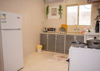 شقة بدخول ذاتي وتصميم أنيق 