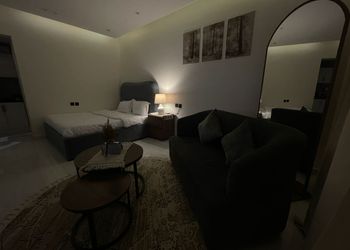 استديو بسرير ماستر وجلسة جانبية 