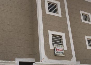 شقة بصالة انيقة ودخول ذاتي
