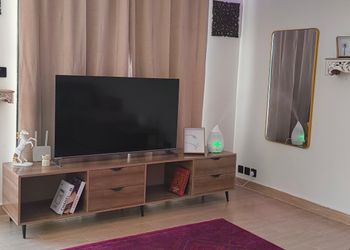 استديو بسرير ماستر وجلسة مريحة 
