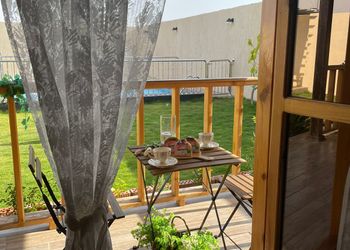 كوخ هادئ بمسبح وجلسة خارجيه
