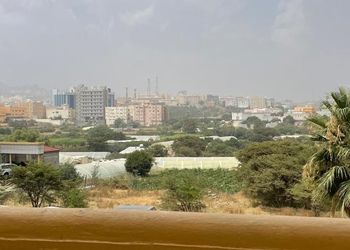 شقة بغرفتين نوم وصالة