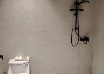 استديو بأثاث مريح وبسيط 