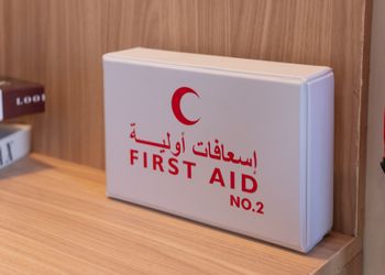 شقة بغرفة معيشة وغرفتين نوم 