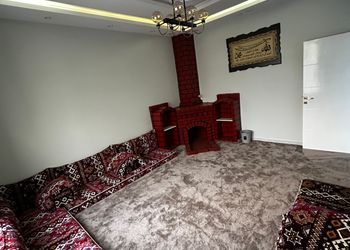 شقة بغرفتين نوم وسرير ماستر