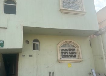 استديو بسرير ماستر وأثاث مريح 