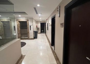 شقة بغرفتين نوم وأثاث مريح